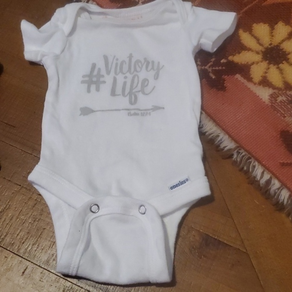 🐻    Gerber Preemie Onesie